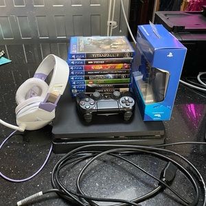 PlayStation 4 bundle black